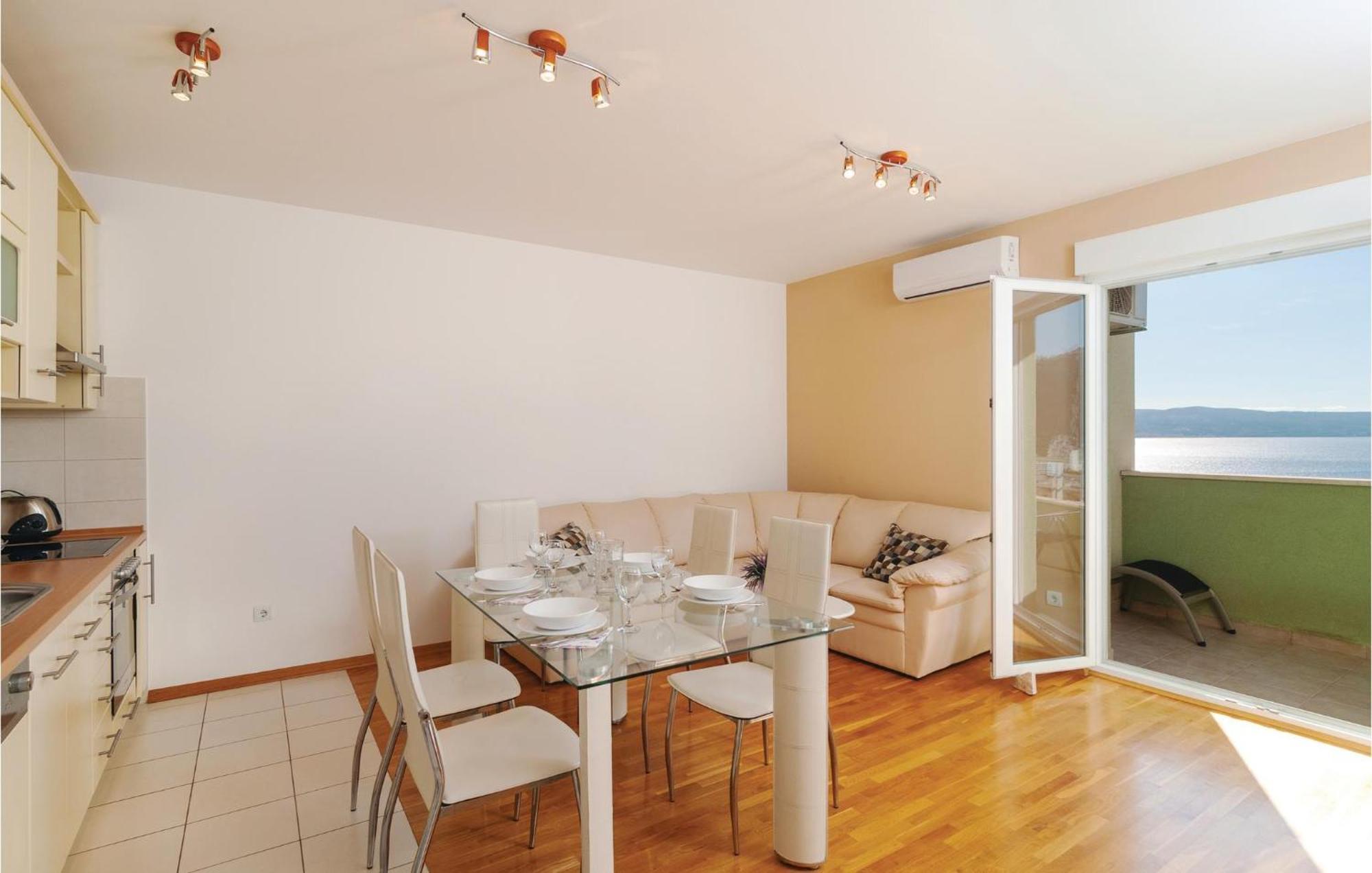 Nice Apartment In Omis With House Sea View Luaran gambar